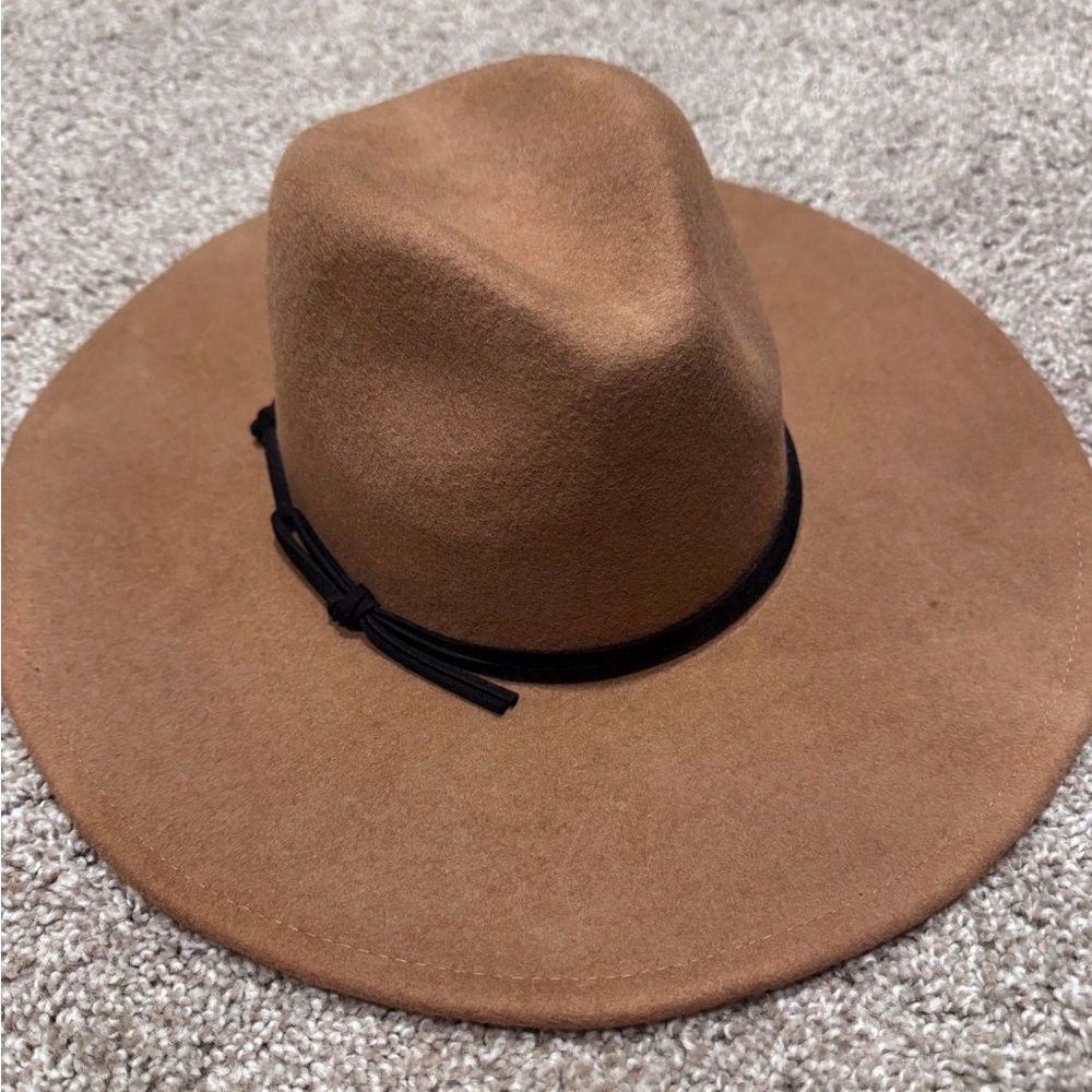 Universal Thread Camel wide brim hat